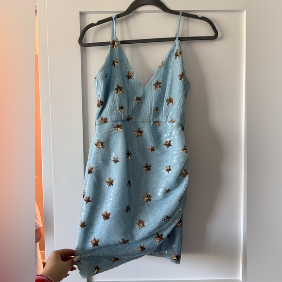 Super down Star dress! - Picture 1 of 3